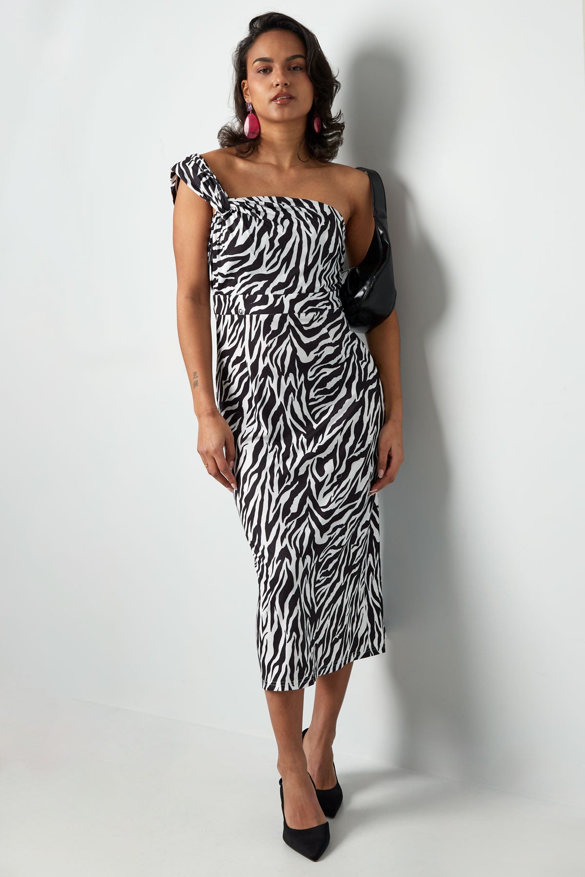 Rochie Model Zebra cu un umar - Verde, Roz, Azur, Negru