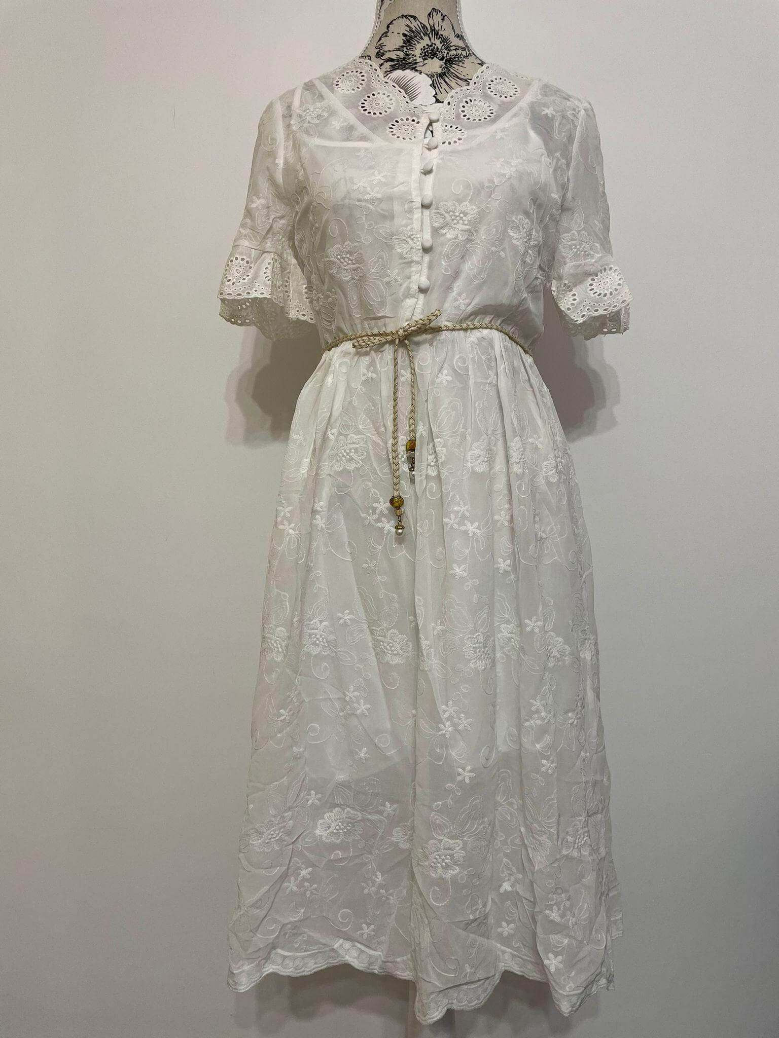 Rochie Maneca Scurta cu broderie - Midi - Alba-1